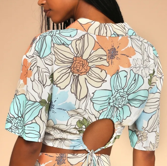Lulus Tropical Weather Ivory Floral Print Tie-Back Button-Up Crop Top - Picture 2 of 3